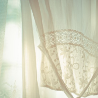 目の下のたるみをとる,睡眠,体内時計,カーテン,朝日